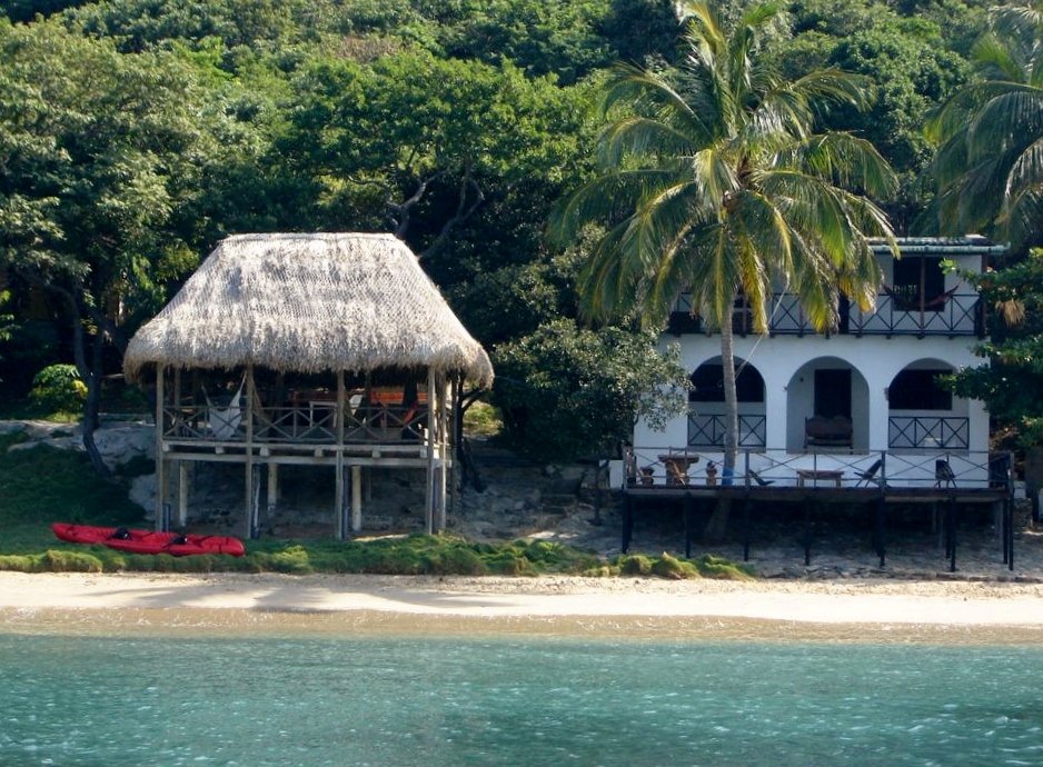 Cabaña en Playa Cinto frente al mar - Inmoturismo Alquiler de apartamentos,  casas, fincas en Colombia